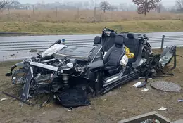 Wypadek na S8: zobacz ile zostało z elektrycznego Mercedesa