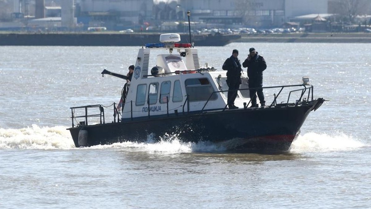 PREVRNUO SE ČAMAC Drama na Dunavu kod Petrovaradina: Osoba sama isplivala na obalu