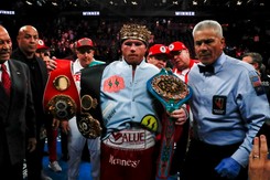 'Canelo' Alvarez pokonał Gołowkina i obronił pasy mistrzowskie