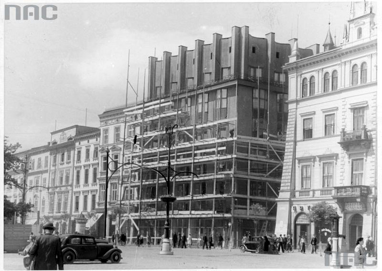 Remont budynku "Feniks" przy Rynku w Krakowie