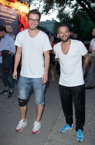 Mikołaj Komar i Michał Piróg na premierze 'Miłości'