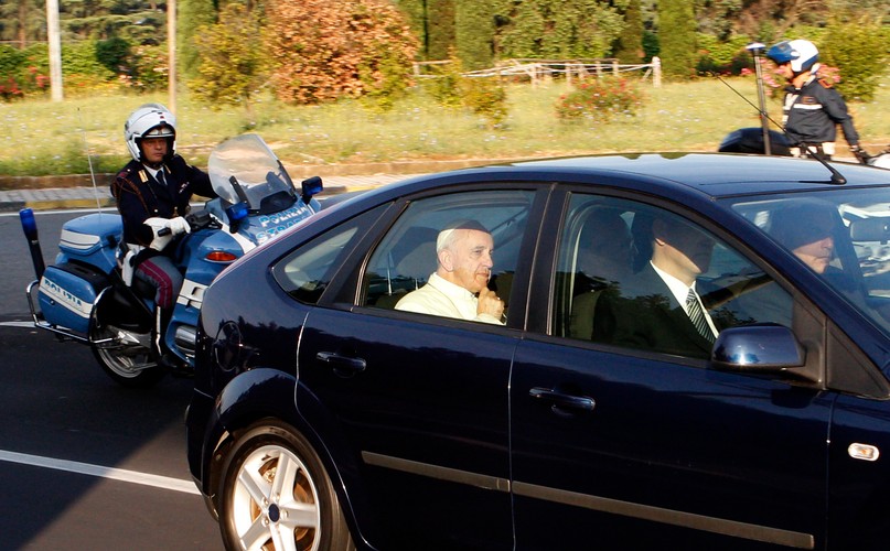 Ford focus II generacji także pełni rolę papieskiego auta