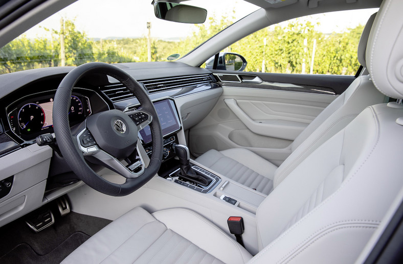 Volkswagen Passat – test systemów asystujących