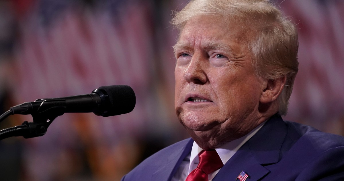 Trump settles with protesters who accused him of siccing security on ...