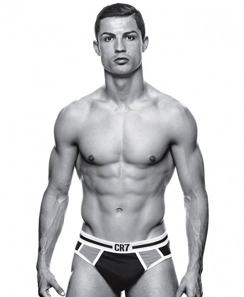 Cristiano Ronaldo w samych majtkach