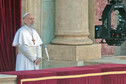 John Malkovich na planie serialu "The New Pope"