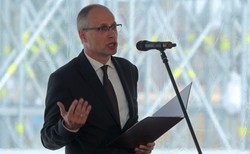 Minister Gliński łączy gdańskie muzea wojny. Dyrektor jednej z placówek: Dowiedziałem się o tym z internetu