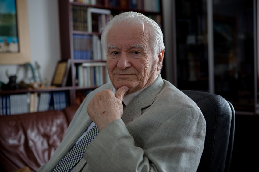 Dragoljub Mićunović