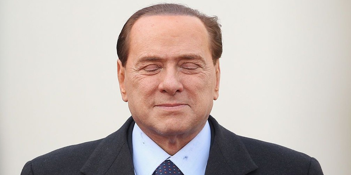 Silvio Berlusconi, włoski polityk i lider partii Forza Italia, którą sam utworzył, aby wejść do polityki. Były premier Włoch. Berlusconi jest właścicielem imperium medialnego we Włoszech