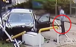 Mercedesem staranował stację paliw. Z auta wysiadł z butelką [WIDEO]