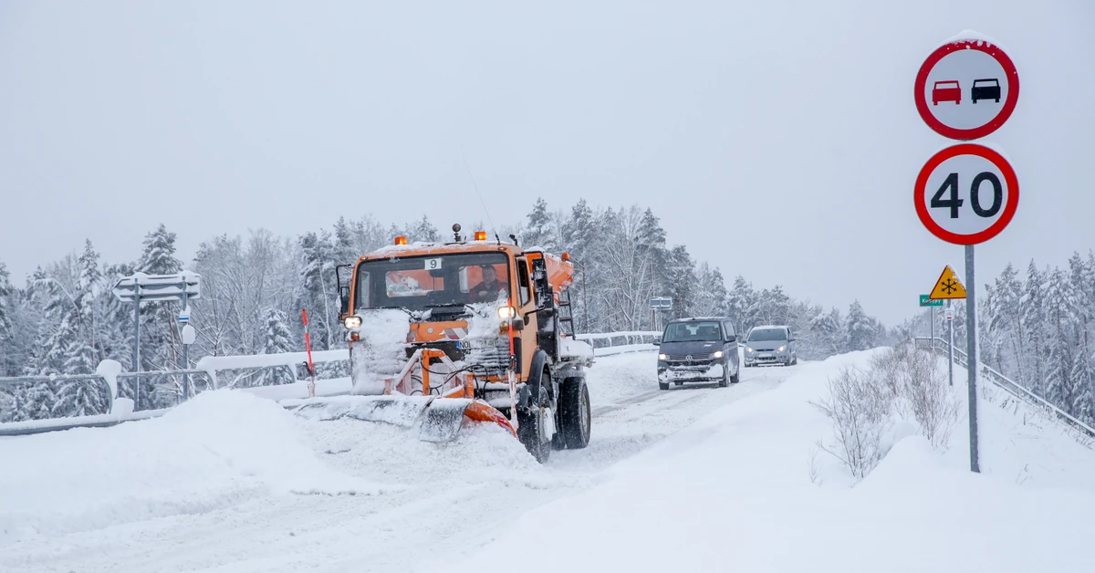 Zima uderzy po raz kolejny. Alert RCB. Możliwe śnieżyce i przerwy w dostawie prądu