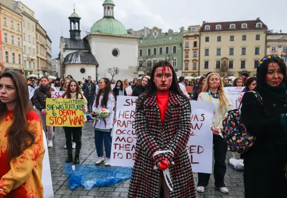 "Jestem Buczą". Drastyczne protesty Ukraińców w Warszawie i Krakowie