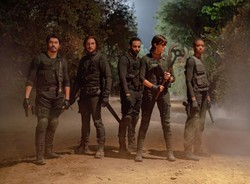 Hit akcji powrócił i został zmiażdżony przez krytyków. Ale widzom to nie przeszkadza