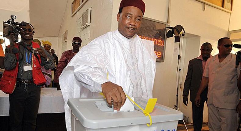 Voting process in Niger