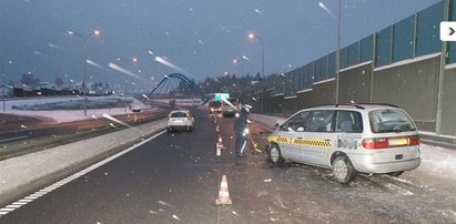 Auto wjechało w autobus! FOTO