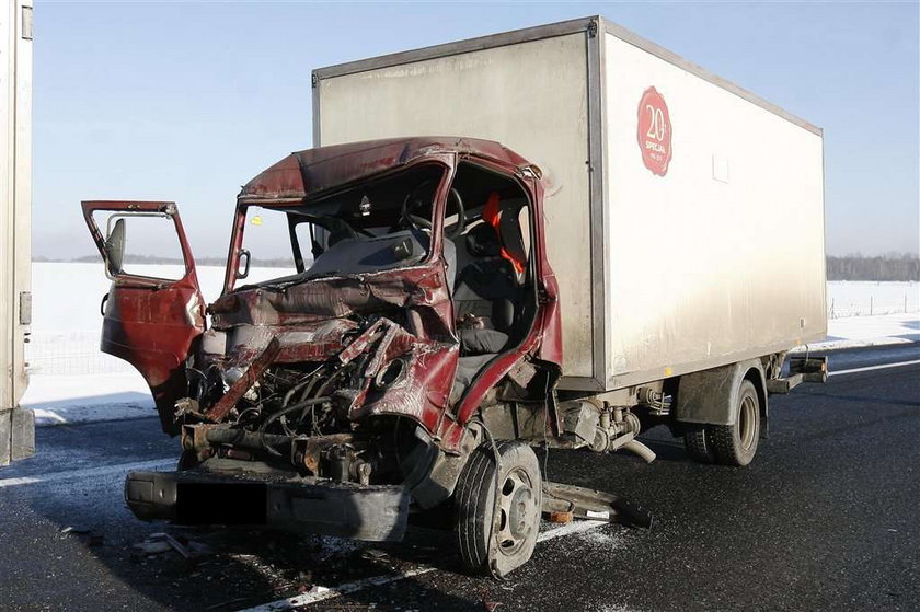 Ofiary śmiertelne w karambolu na A4. Trasa zablokowana