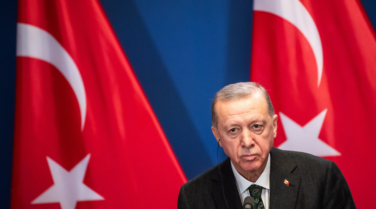 A török miniszterelnök, Recep Tayyip Erdoğan hivatalosan is jóváhagyta csütörtökön a svédek NATO-csatlakozását / Fotó: Northfoto