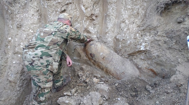 Hatástalanították a II. Világháborús amerikai bombát / Fotó: Blikk.hu