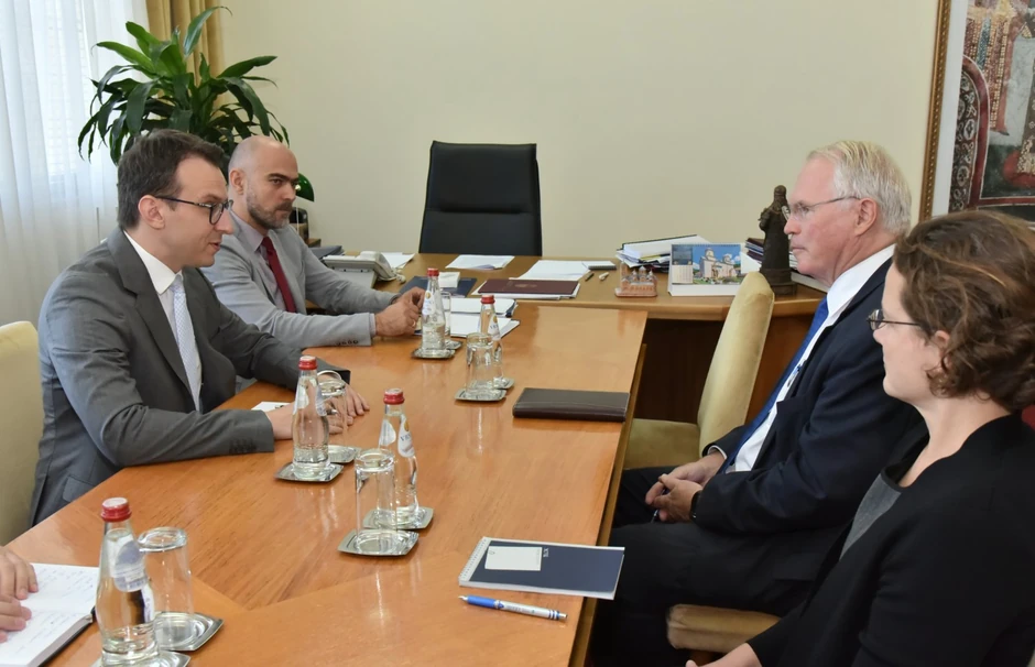 Petar Petković i Kristofer Hil 