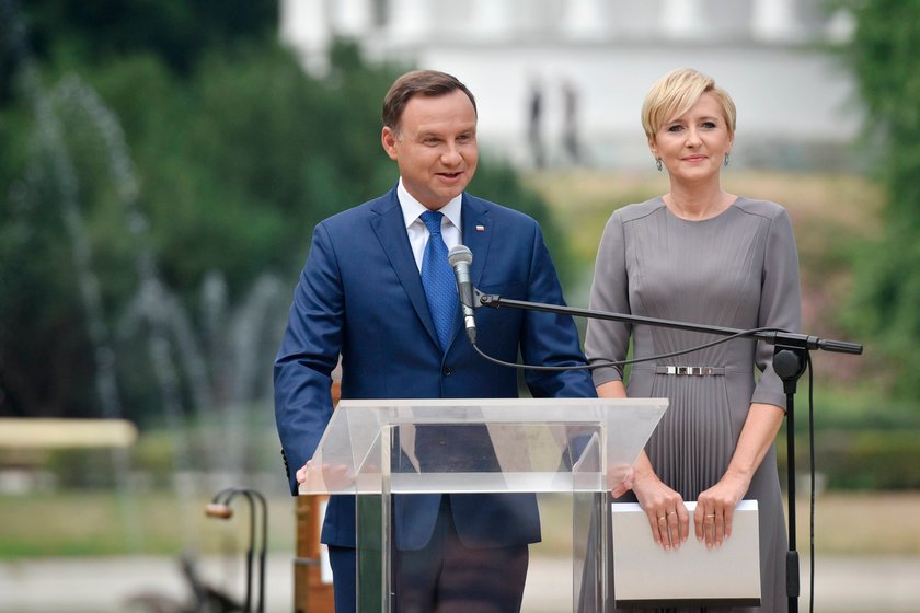 Andrzej Duda potwierdza, że się rozwodzi... zbyt często!