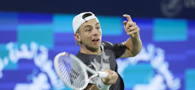 Tenisiści utknęli w Dubaju. Co z Hurkaczem i Majchrzakiem?