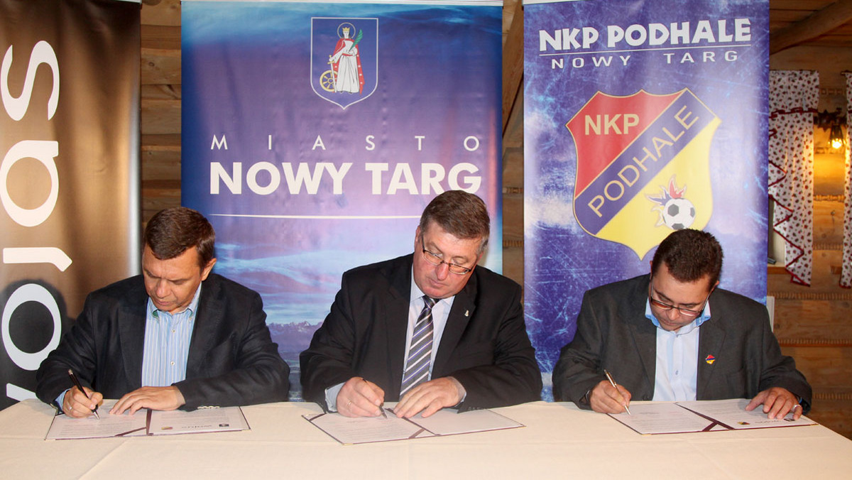 Podpisano umowę, na mocy której nowotarska firma przez trzy lata zapewni Nowotarskiemu Klubowi Piłkarskiemu "Podhale" stabilizację finansową.