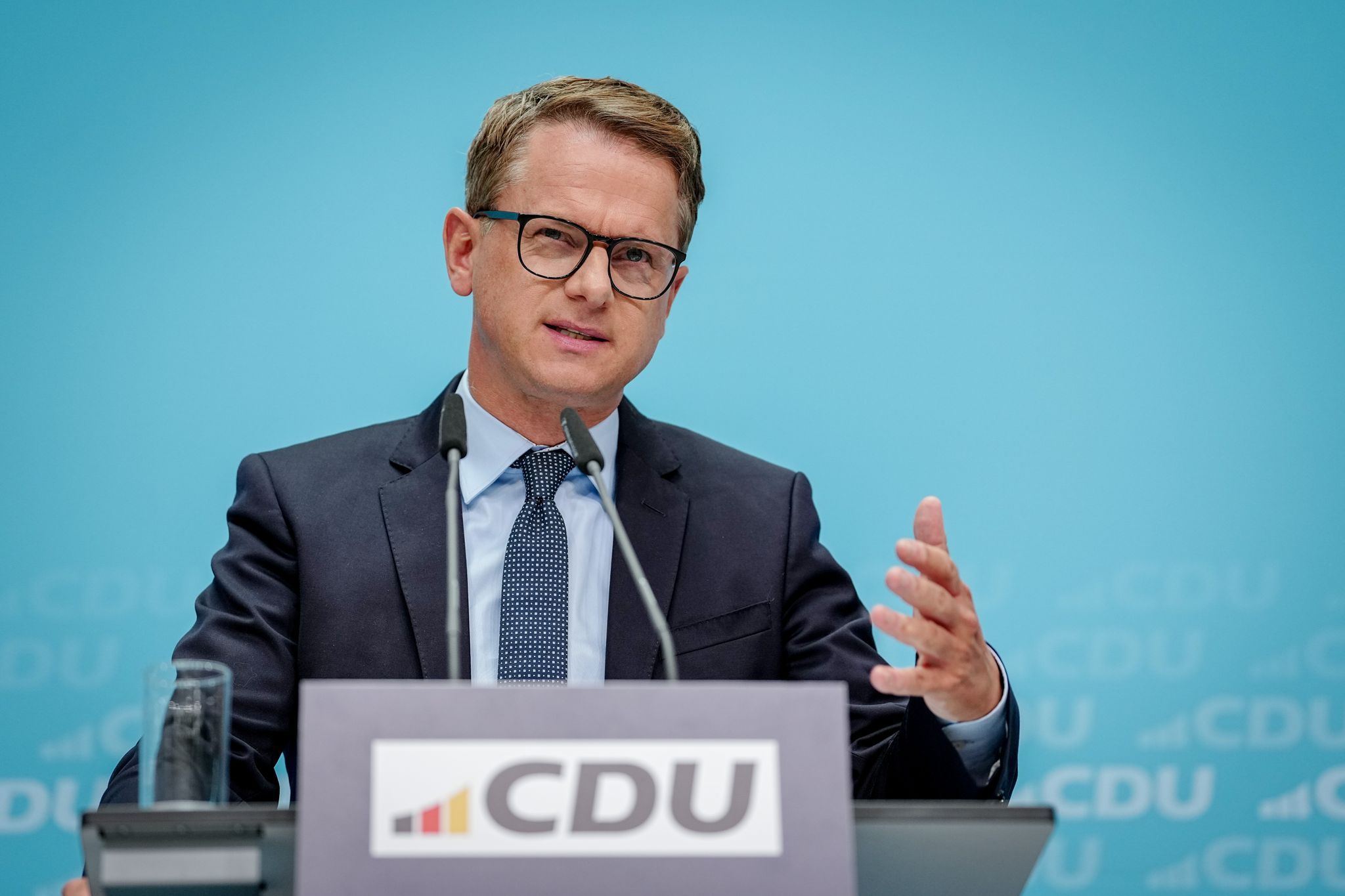 CDU-Generalsekretär offen für Social-Media-Verbot bis 16