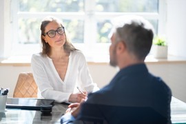 Kako da "PROČITATE" nekoga za SAMO 10 SEKUNDI: Obratite pažnju na ove detalje i znaćete s kim imate posla