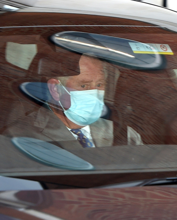 Książę Karol opuszcza szpital, w którym przebywa książę Filip