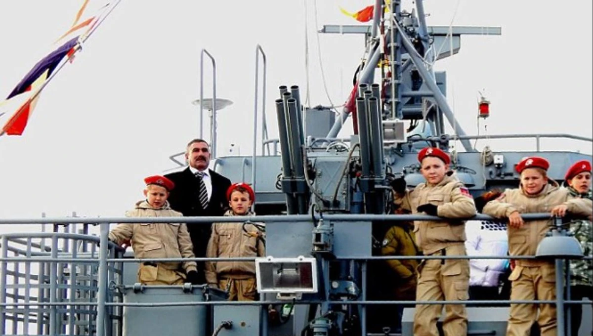 Nakon pokretanja armije, broj kadeta se polako povećavao