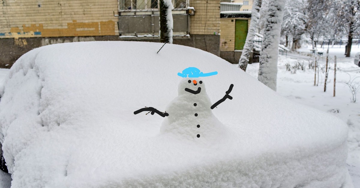 Mandat za bałwana - 3000 zł w 2025 roku? Te osoby muszą uważać. Nie każdy wie o tym zimowym obowiązku