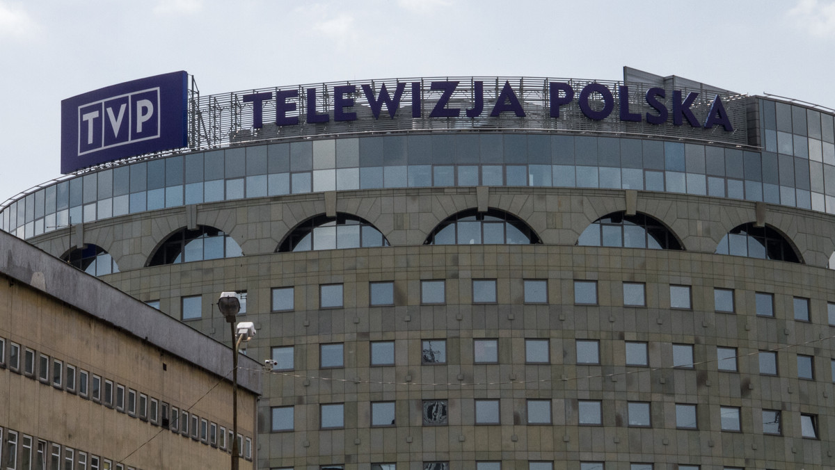 Utworzenie Rady Mediów Narodowych, która ma powoływać zarządy i rady nadzorcze TVP, Polskiego Radia i PAP, zakłada ustawa, która wchodzi dziś w życie. Prezydent ma teraz 30 dni na wyznaczenie klubom opozycyjnym 14-dniowego terminu na zgłaszanie kandydatów do rady.