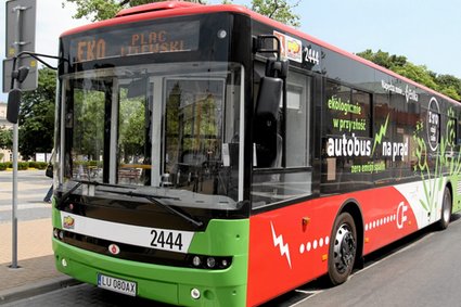 Miliona elektryków nie będzie, ale nadrabiamy elektrycznymi autobusami. Elektromobilność w Polsce