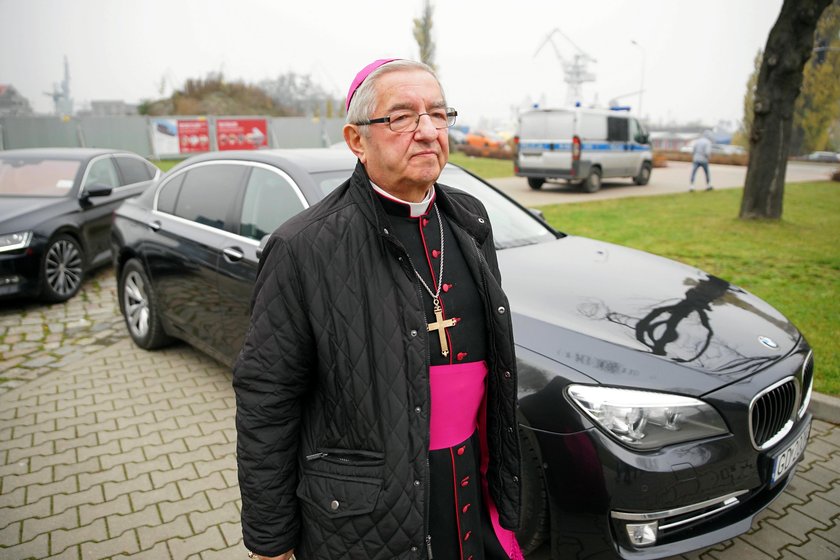 Abp Sławoj Leszek Głódź po raz pierwszy od ujawnienia afery dotyczącej  poniżania księży pojawił się publicznie