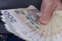 Spore podwyżki przesądzone. Wejdą w życie już od 2025 roku. Jakie to będą kwoty?