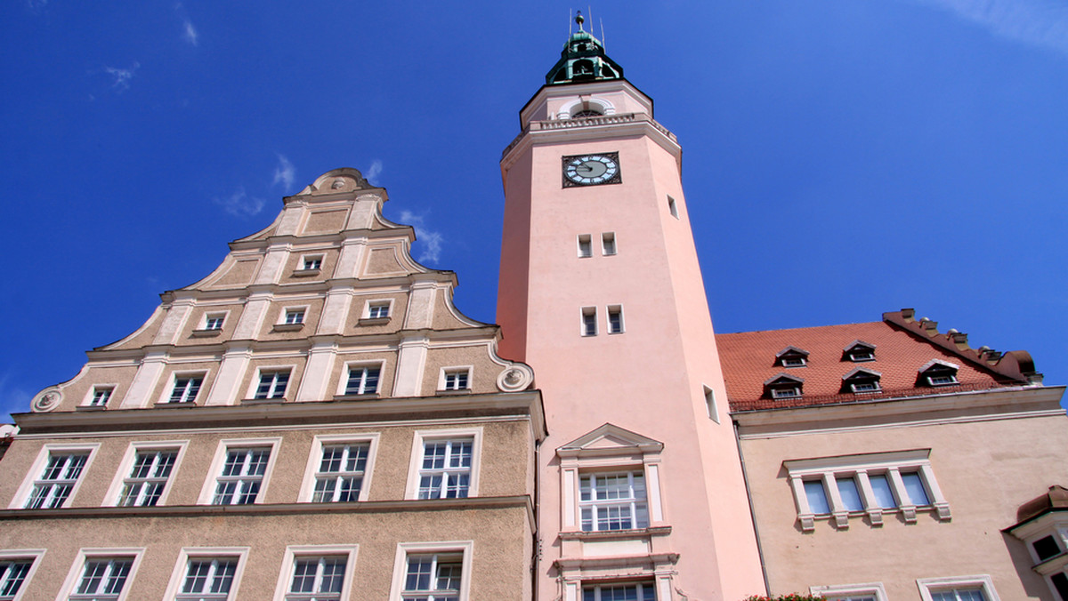 Prezydent Olsztyna uruchomił procedurę zmierzającą do odwołania ze stanowiska Agnieszki Kołodyńskiej, dyrektorki Miejskiego Ośrodka Kultury. Możliwe, że straci ona pracę już za kilka tygodni. Za całą sprawą kryją się oskarżenia pracowników instytucji o mobbing.