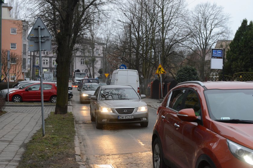 Drogowcy zamknęli ul. Mulicką na Psim Polu