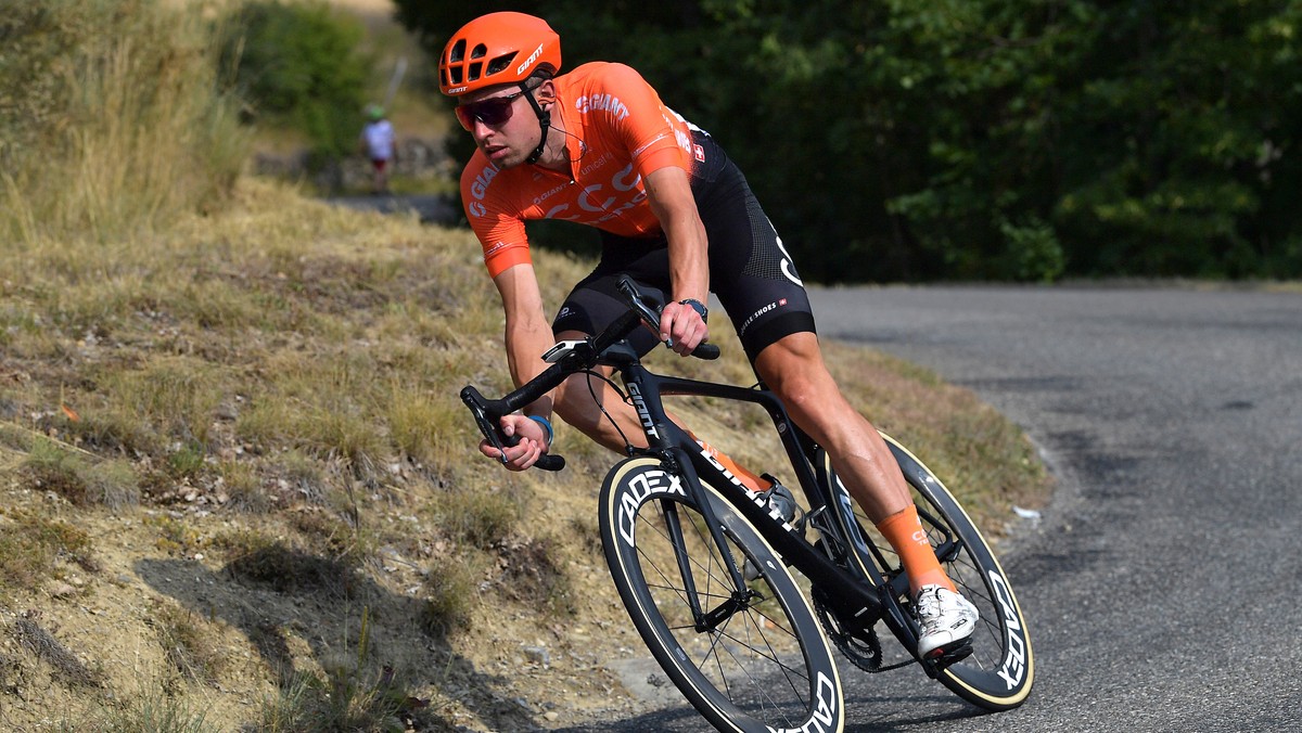 Łukasz Wiśniowski z grupy CCC przez długi czas uczestniczył w ucieczce podczas pierwszego etapu wyścigu Binck Bank Tour i w klasyfikacji generalnej zajmuje drugie miejsce. Liderem jest zwycięzca pierwszego dnia rywalizacji - Sam Bennett z Bora-hansgrohe. 