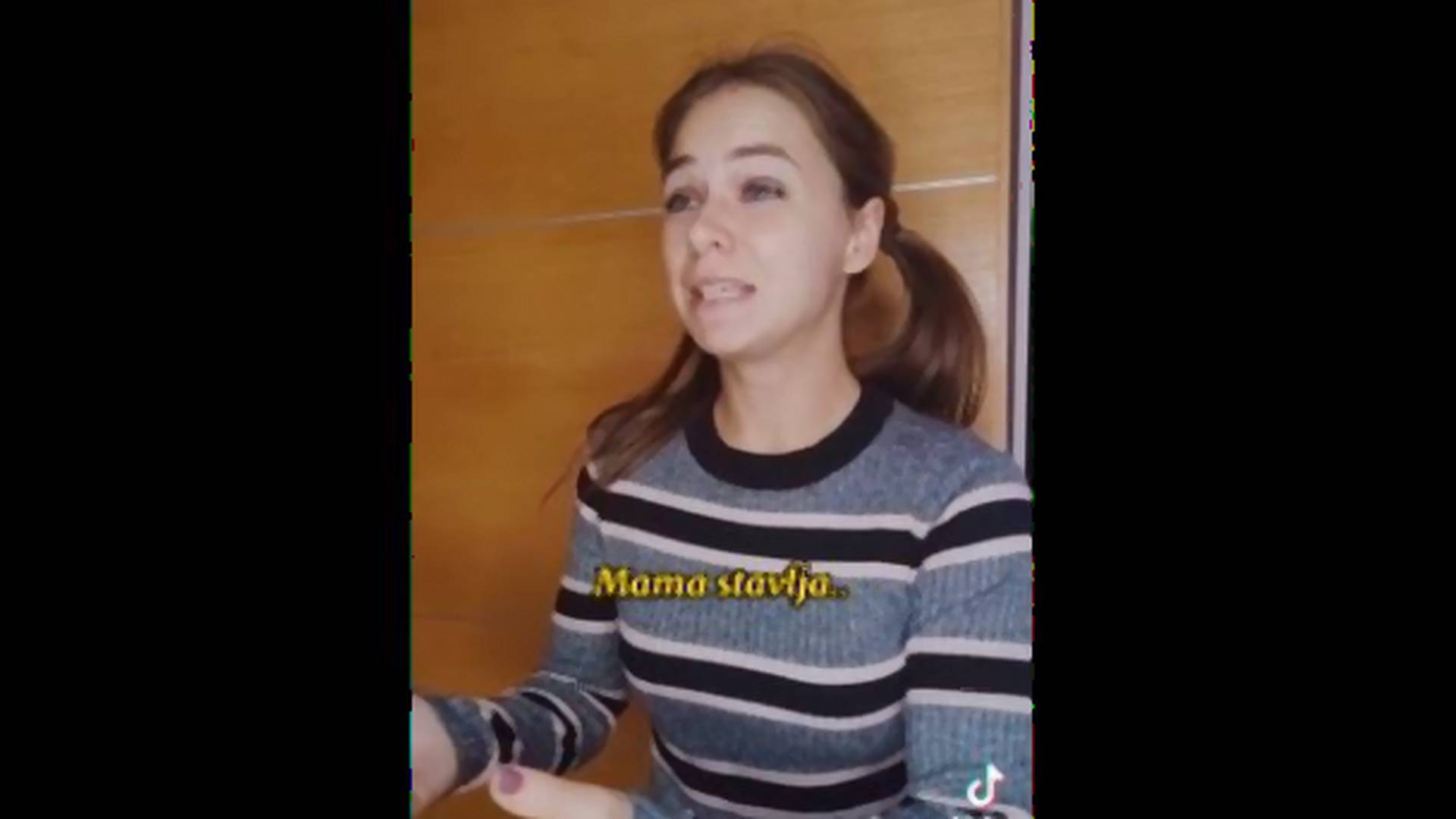 Tiktokerka sa Balkana glumi sirotinju koja pravi palačinke od majčinog mleka i pitamo se šta nije u redu sa nama