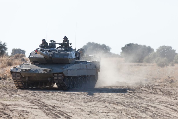 Leopard 2 na poligonie