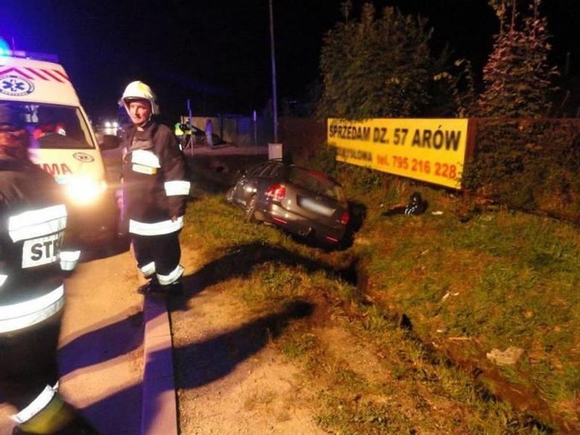 Samochód wjechał w kobietę na przystanku