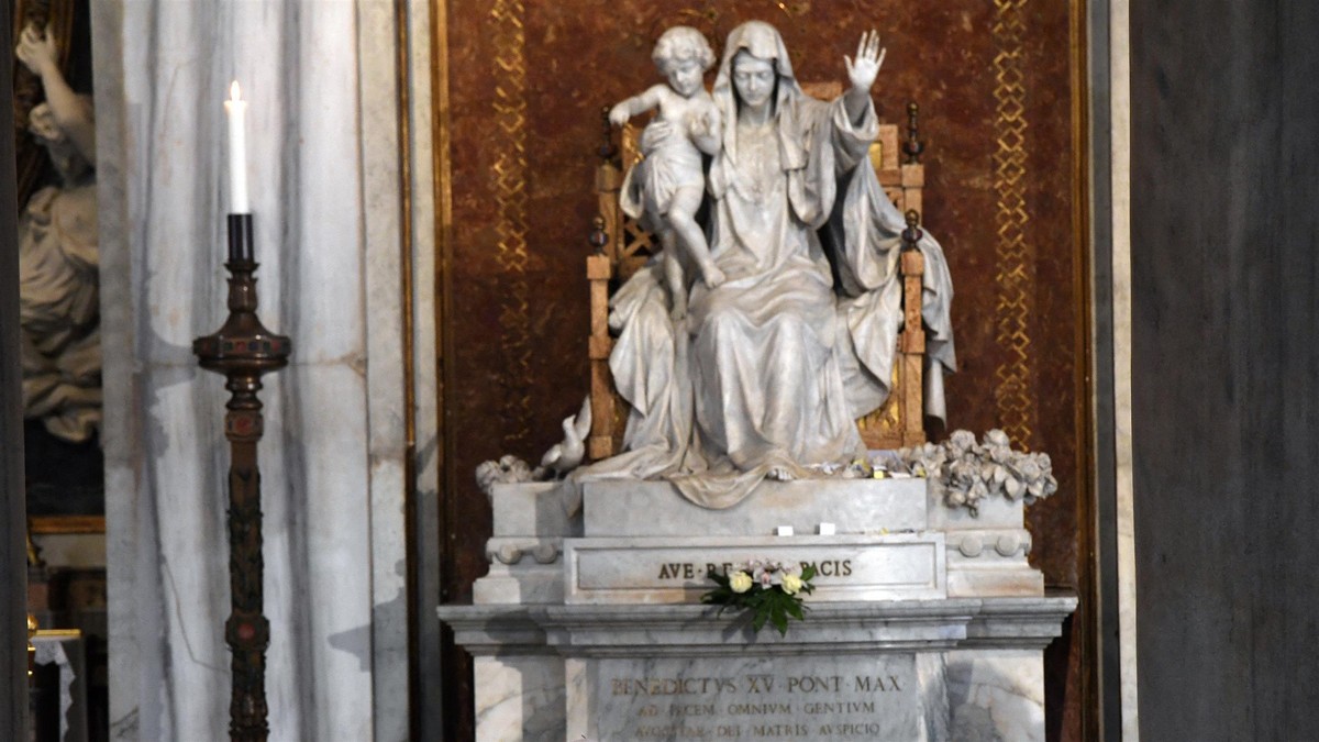 Pope Francis. He chose a modest grave in Santa Maria Maggiore. Details