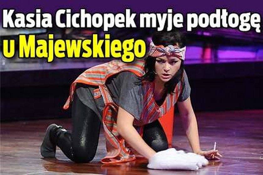 Kasia Cichopek myje podłogę u Majewskiego. Zdjęcia