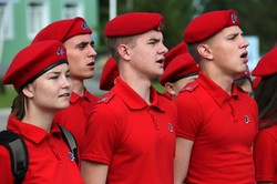 Młodzi Ukraińcy wcielani siłą do Junarmii. "To takie nowe Hitlerjugend"