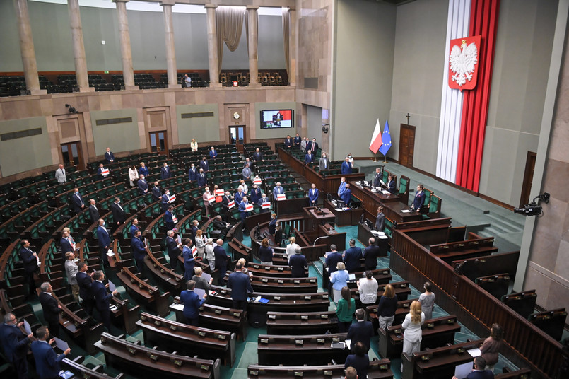 Parlamentarzyści zarobią więcej. Sejm przyjął zmiany podwyższające wynagrodzenia