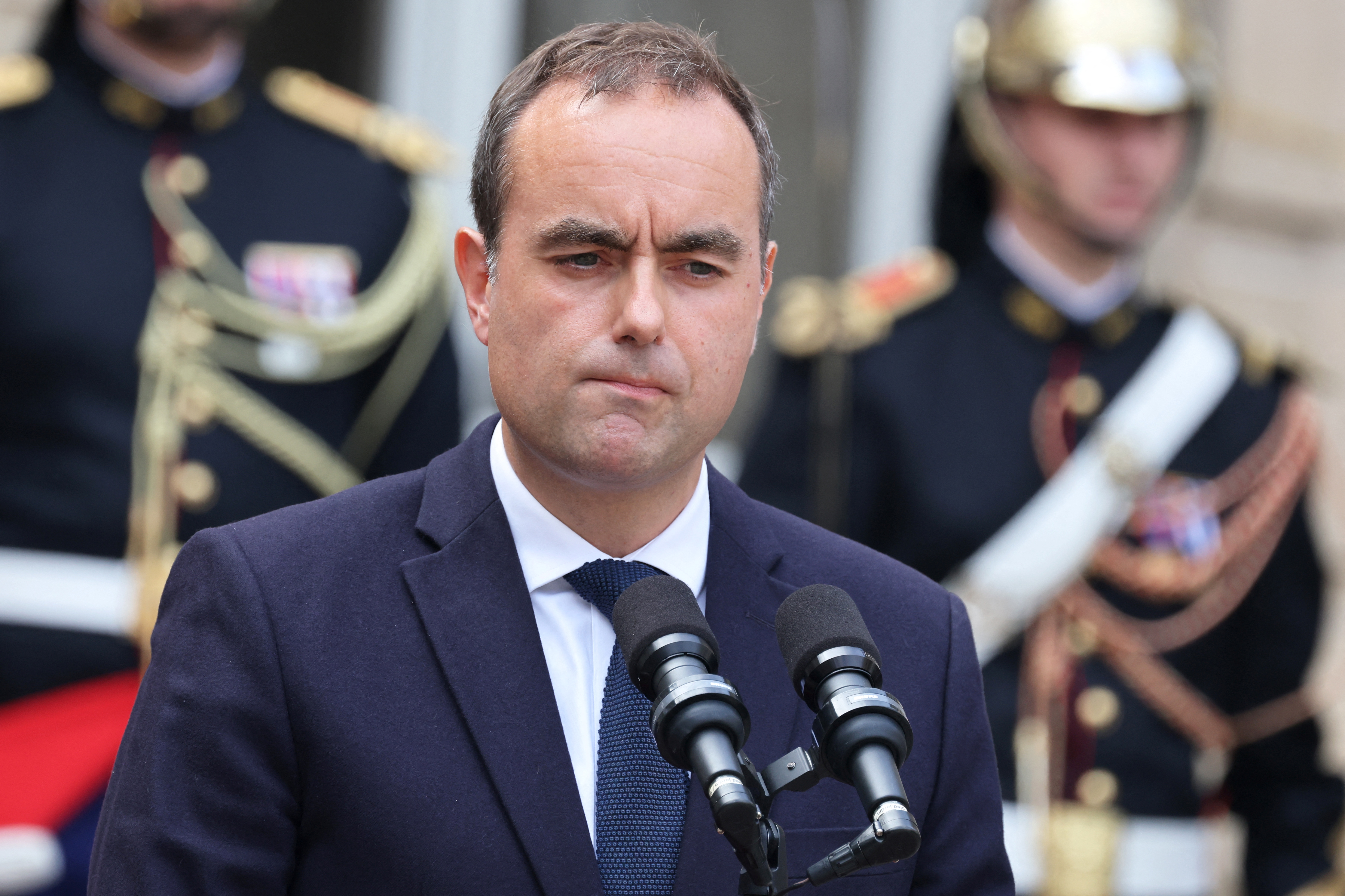 Lecornu s'attaque aux privilèges à vie des anciens ministres