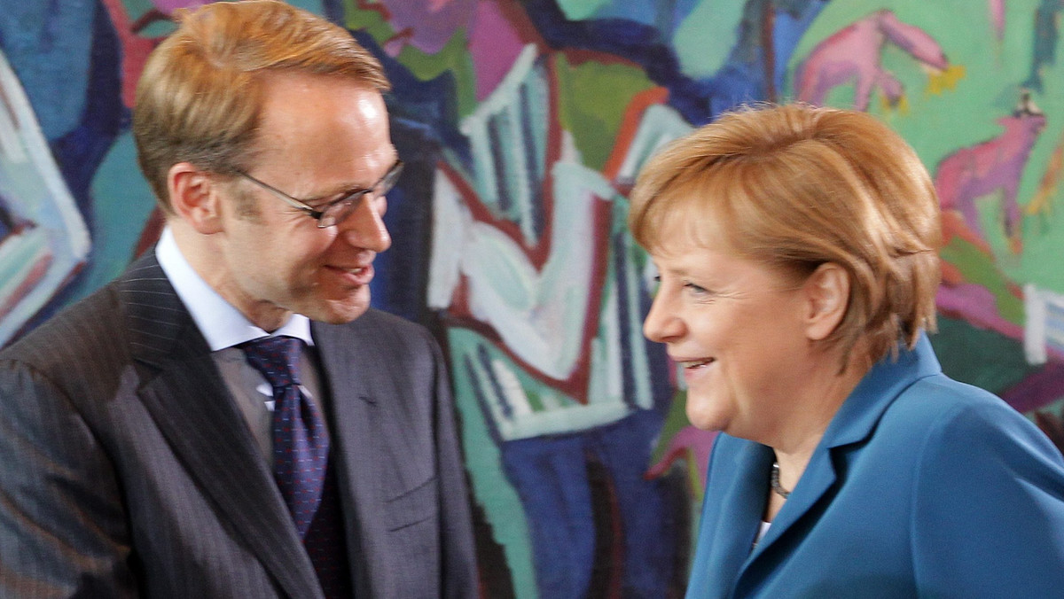 Euroobligacje oraz inne formy wspólnej odpowiedzialności za długi w strefie euro to rozwiązanie "złe i kontrproduktywne", jeśli nie idzie w parze ze wzmocnioną kontrolą nad polityką budżetową państw - oceniła niemiecka kanclerz Angela Merkel.