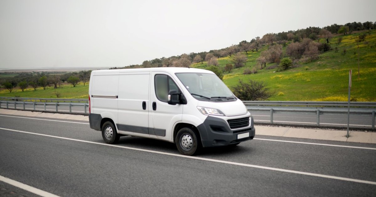 Dlaczego potrzebujemy polskiego samochodu elektrycznego – perspektywa logistyki ostatniej mili