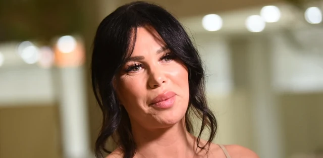 "ZNA SAMO DA SE SKINE U TANGE, odmah sam hteo da je ŠUTNEM!" Staniju kao malo vode na dlanu drži milioner, a Alibaba ju je ovako ocrnio pred celom nacijom