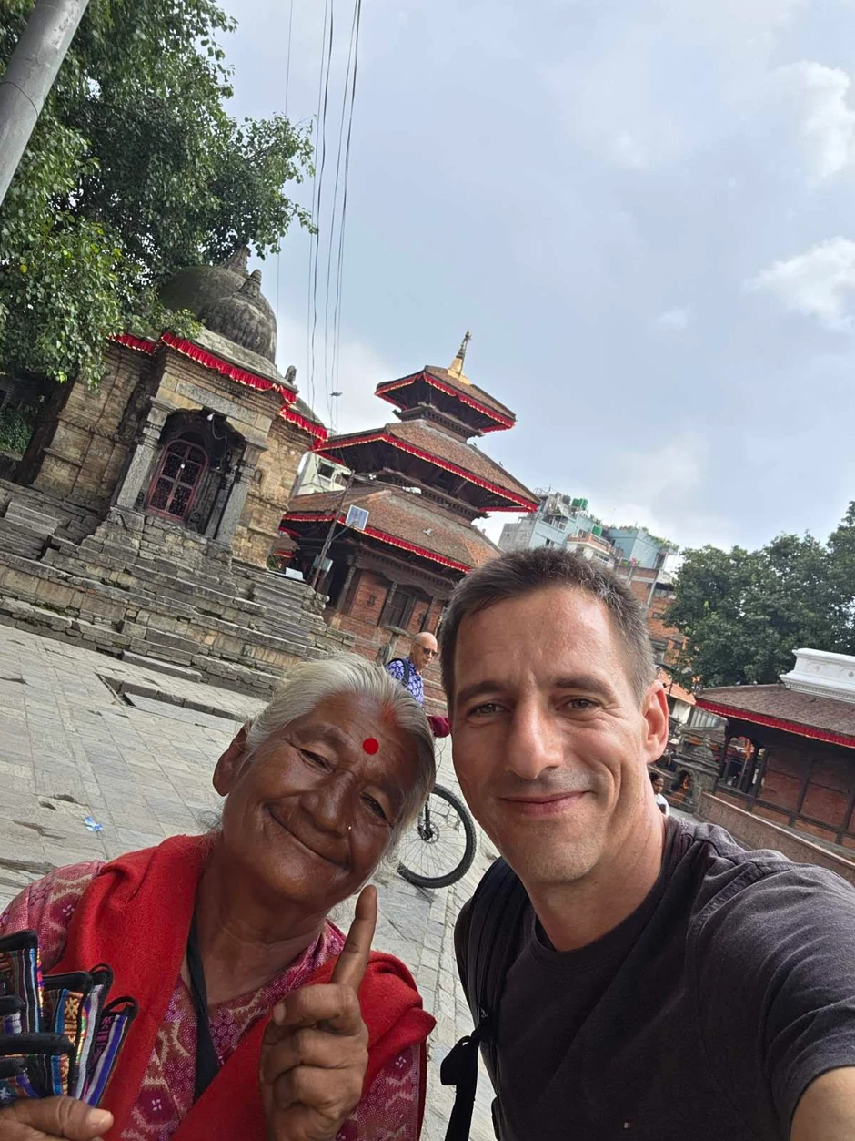 Mihajlo Gavrilović sa meštankom Katmandua